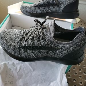 **New**Women TRAQ by Alegria. Size  8-8.5 (Euro38)